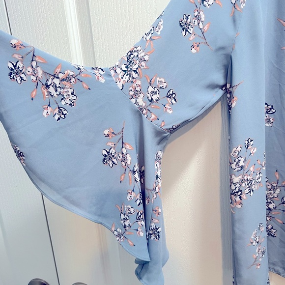 Ivanka Trump Tops - Ivanka trump long sleeves blouse